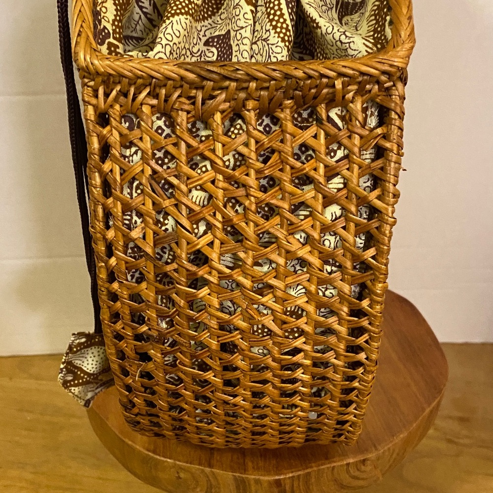 Handcrafted Brown Rattan Bag - Picture 4 of 9